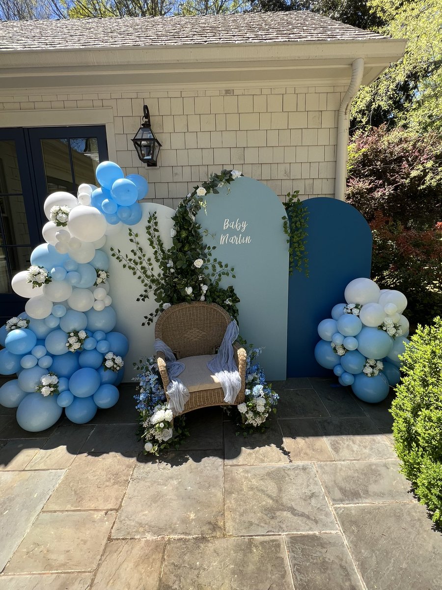 Final set up for a client’s baby shower. Custom welcome sign with a 3 panel, floral and balloon backdrop!  💐💙