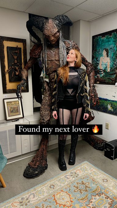 He enjoys making me coffee, new wave, hanging out in the cemetery and bondage. https://t.co/9VSI86kU<a href="/tag/valentineseve"class="tags"><span>#valentineseve</span></a><a href="/tag/succubusspellbound"class="tags"><span>#succubusspellbound</span></a>