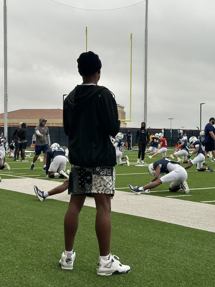 zay2shiftyyy_'s tweet photo. Had a great time today at @UTSAFTBL can’t wait to be back thanks for having me @CoachJP3 @HunterRittimann https://t.co/cpIPcyfy83