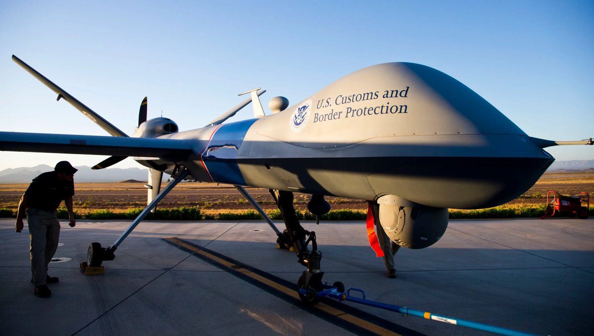 MarioNawfal's tweet photo. 🚨🇺🇸 TEXAS GOV. ABBOTT WARNS WAR AT THE BORDER COMING “REALLY SOON”

The Governor of Texas is sounding the alarm about a potential “drone war” erupting between the US and Mexican cartels across the border.

Gov. Abbott:

“Let me foreshadow also another concern we're gonna have really soon, it's already kind of beginning right now, and that's gonna be drone wars.

The capability of the cartels about getting things across the border through drones already is extraordinary and they're gonna be more aggressive, more sophisticated in the drone attacks."

Source: Newsweek