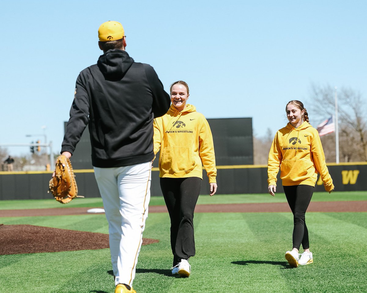 𝙋𝙪𝙩 𝙪𝙨 𝙞𝙣, 𝙘𝙤𝙖𝙘𝙝! Thanks for letting us join in on the fun, @UIBaseball! #Hawkeyes