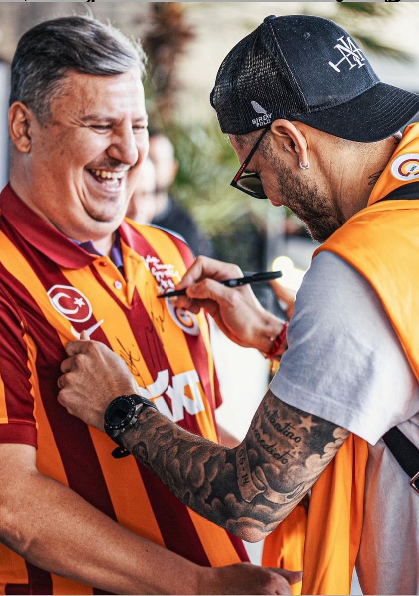 Sevgiyi, mutluluğu, anı parayla satın alamazsın… 

Sevgi, yürek
mutluluk, dürüstlük
an, emek ister…