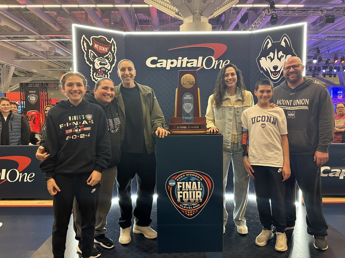 Suzy Venet tweet media