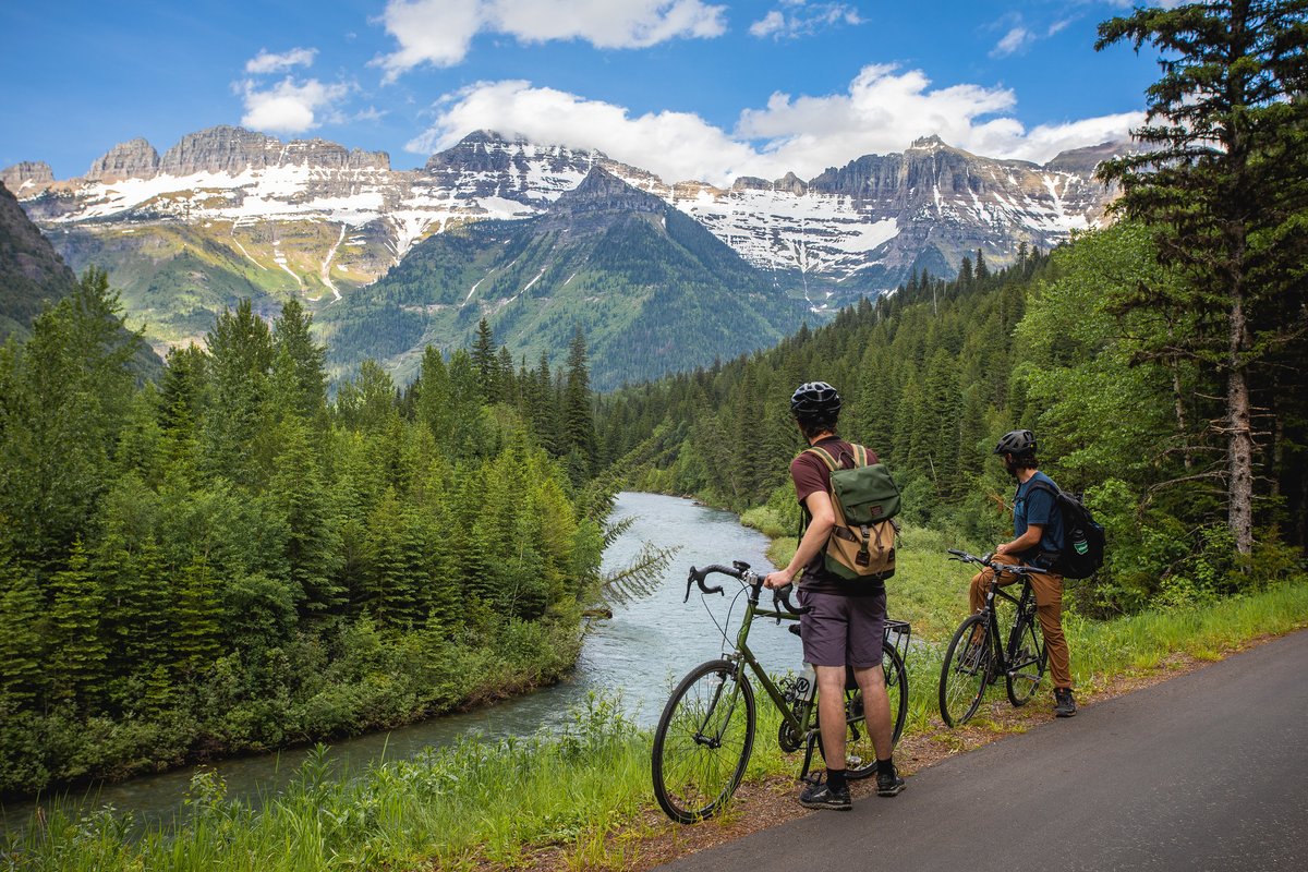 🚴 bike season is starting! All of the Camas Road and few miles of Going-to-the-Sun Road have been plowed and are clear to bike while crews aren't working! Keep up with the latest hiker/biker info on the Glacier National Park website: nps.gov/glac/planyourv…