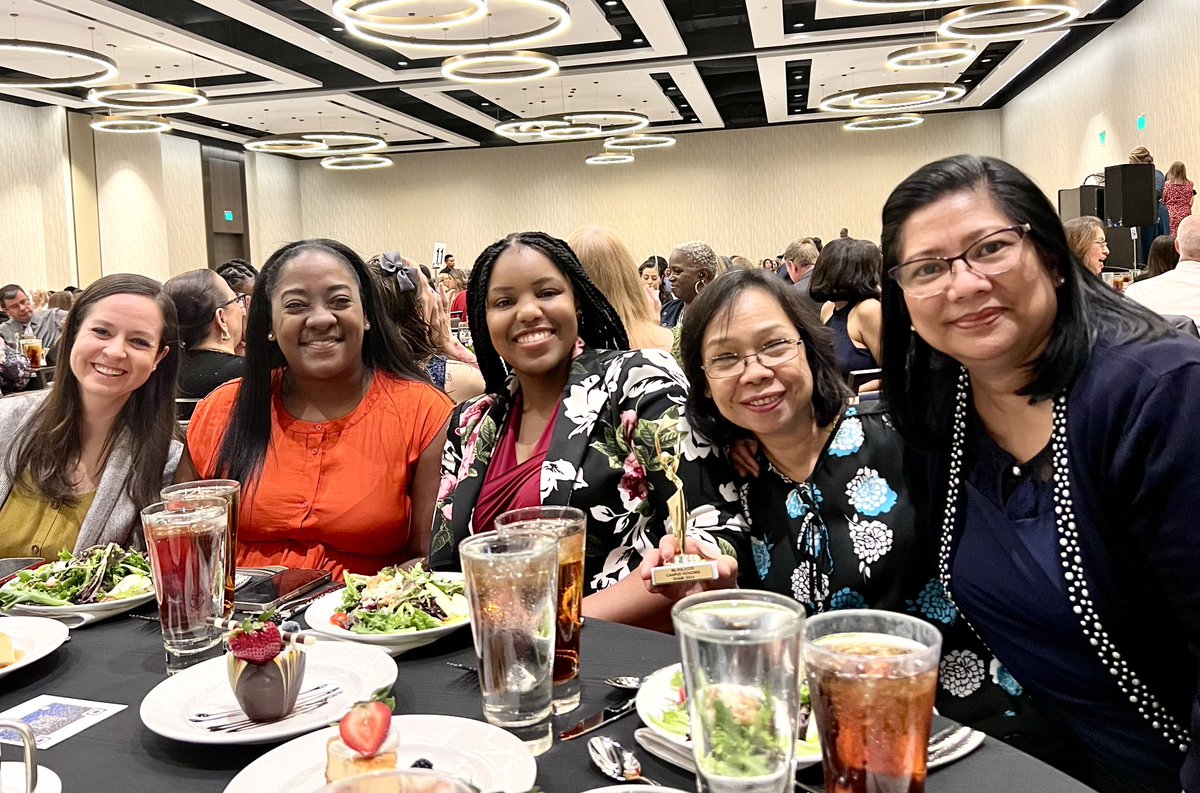 Last night our leaders celebrated Ms. Cano Bilingual TOY & Ms. Tria ESL TOY‼️ 

#TogetherWeThrive ♥️
#SHABE