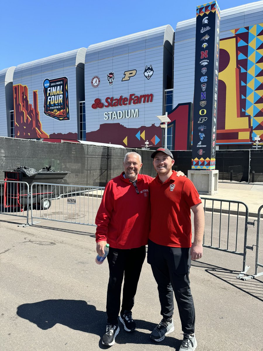 At the Final Four with <a href="/_ClayLong/">Clay Long</a> missing Hunter Long.  Go Pack!