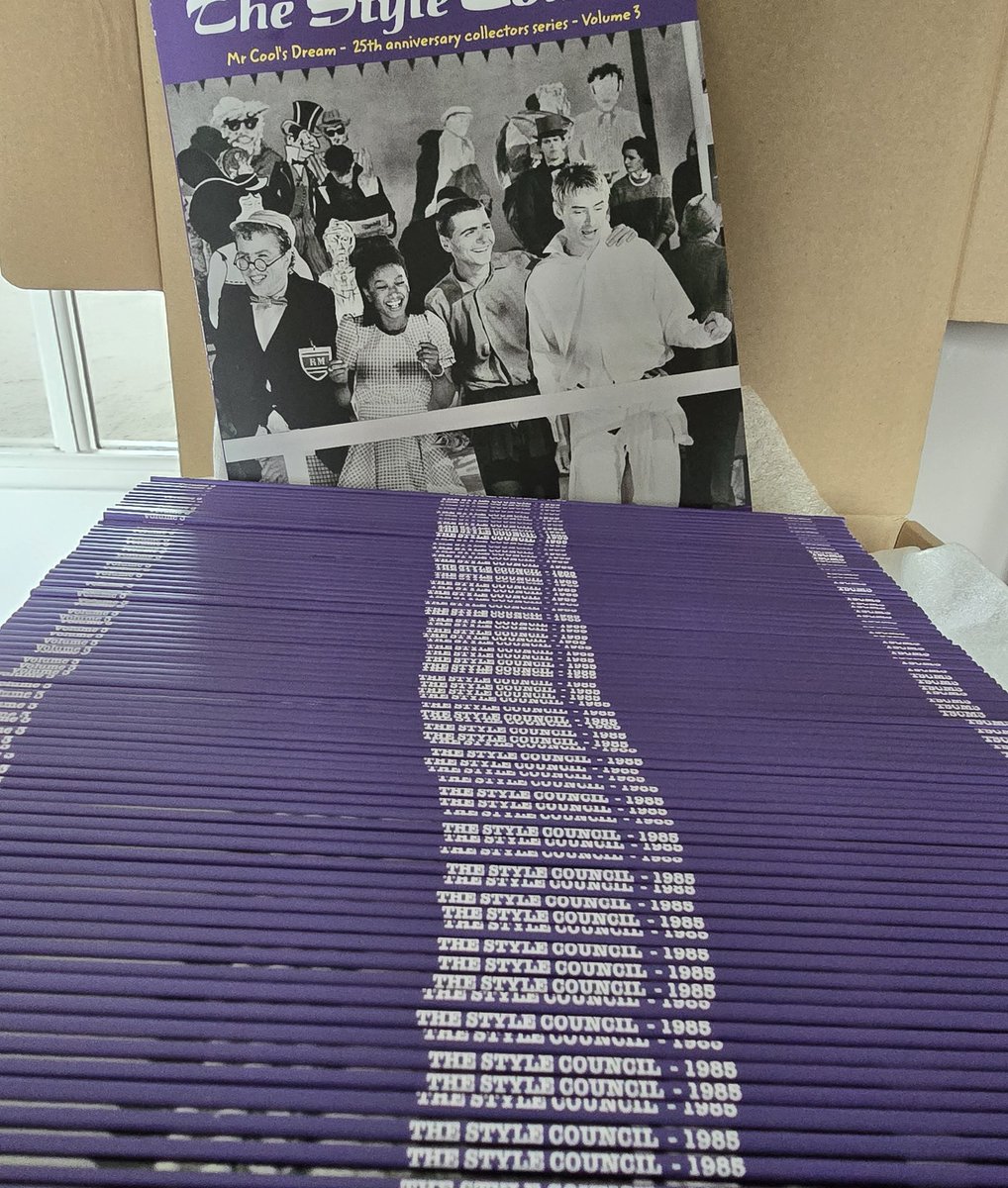 MRCOOLSDREAM's tweet image. 1985 full colour Yearbook.
I'll be spending Sunday packing, generating postage labels &amp;amp; issuing the tracking details. Posting Monday. Feel free to add to the task ....  wholepoint.co.uk