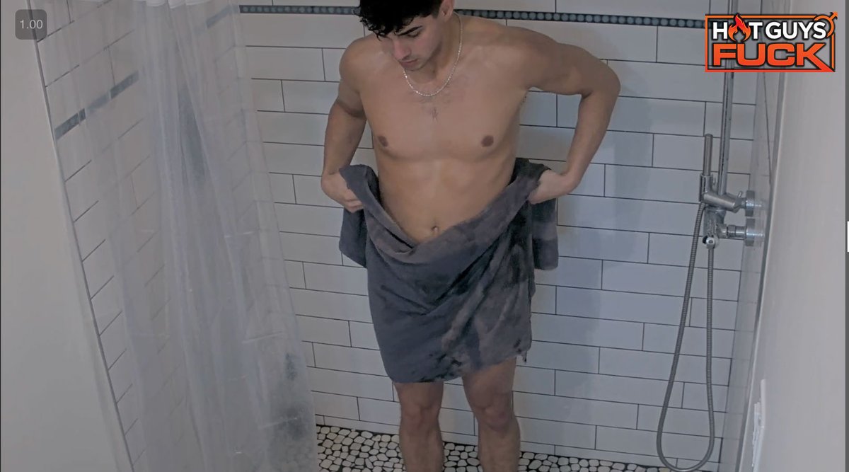 Newbie already on shower cam! 🚿 Shower cam --- > hotguysfuck.com/live/cam