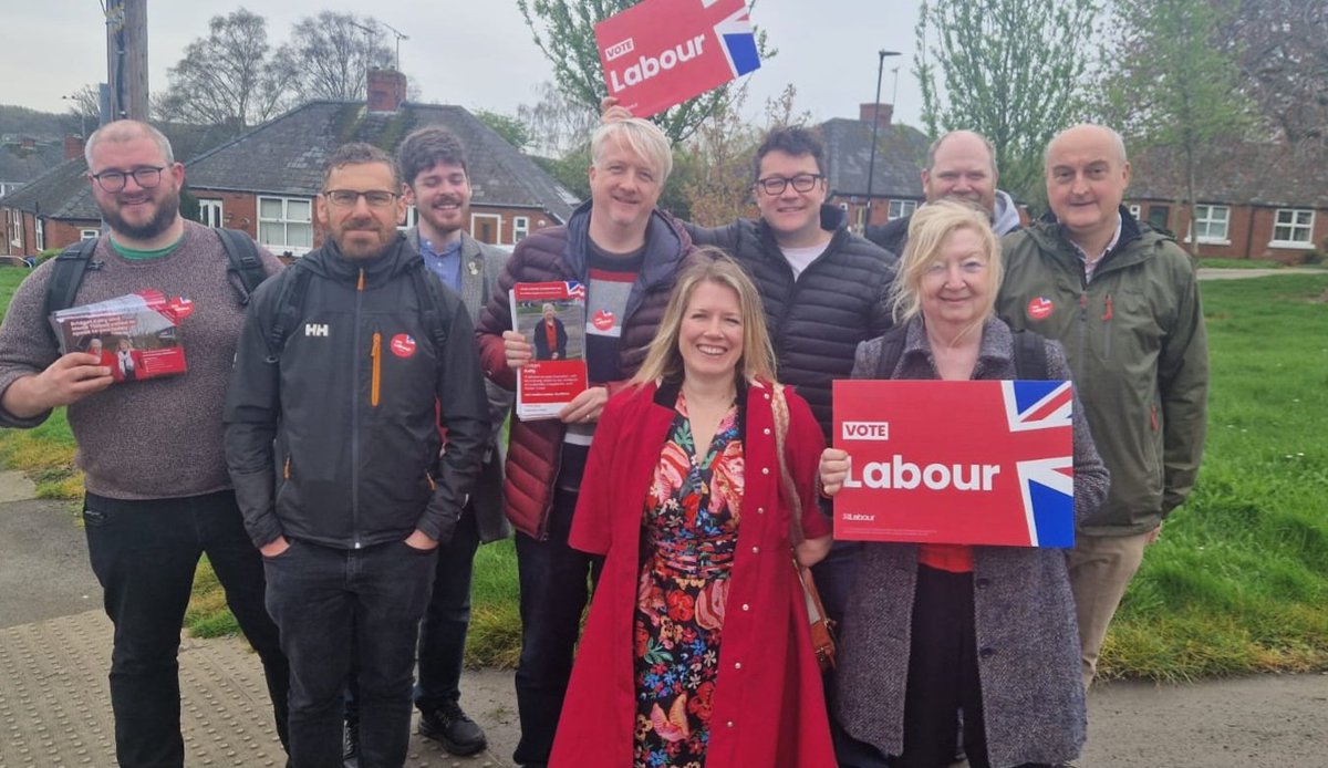 Busy day back out on the doorstep today for our local election candidates Bridget Kelly for East Ecclesfield and Mark Whittaker for Stocksbridge and Upper Don @sheff. People are ready for change. #vote @UKLabour on Thursday 2nd May.