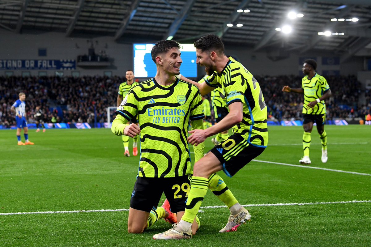 kevdavis736's tweet image. THREE POINTS