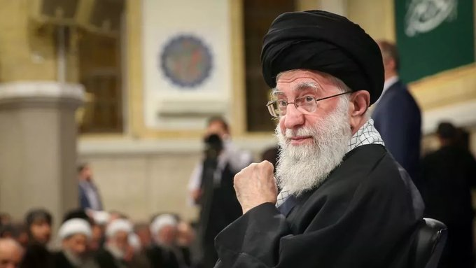 darkwebhaber's tweet photo. İran Dini Lideri Ayetullah Ali Hamaney, yaklaşan Ramazan Bayramı nedeniyle 2 bin 127 mahkuma af veya ceza indirimi içeren öneriye onay verdi. https://t.co/VSrhn0dKxH