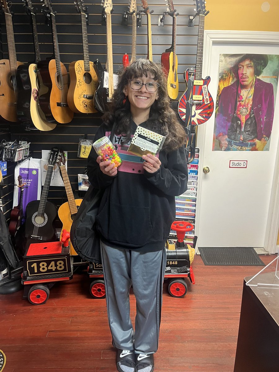 Congratulations Liz & Keira for winning our jellybean contest!
.
.
#musicstudio #jellybean #contest #musiclessons #fyp