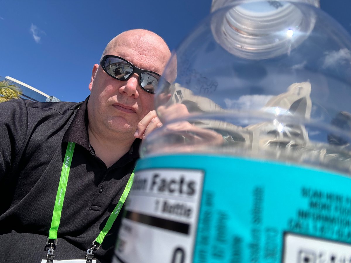 arrived at 4am!! Now soaking up some sun to be ready for the next session on cancer metabolism #AACR24