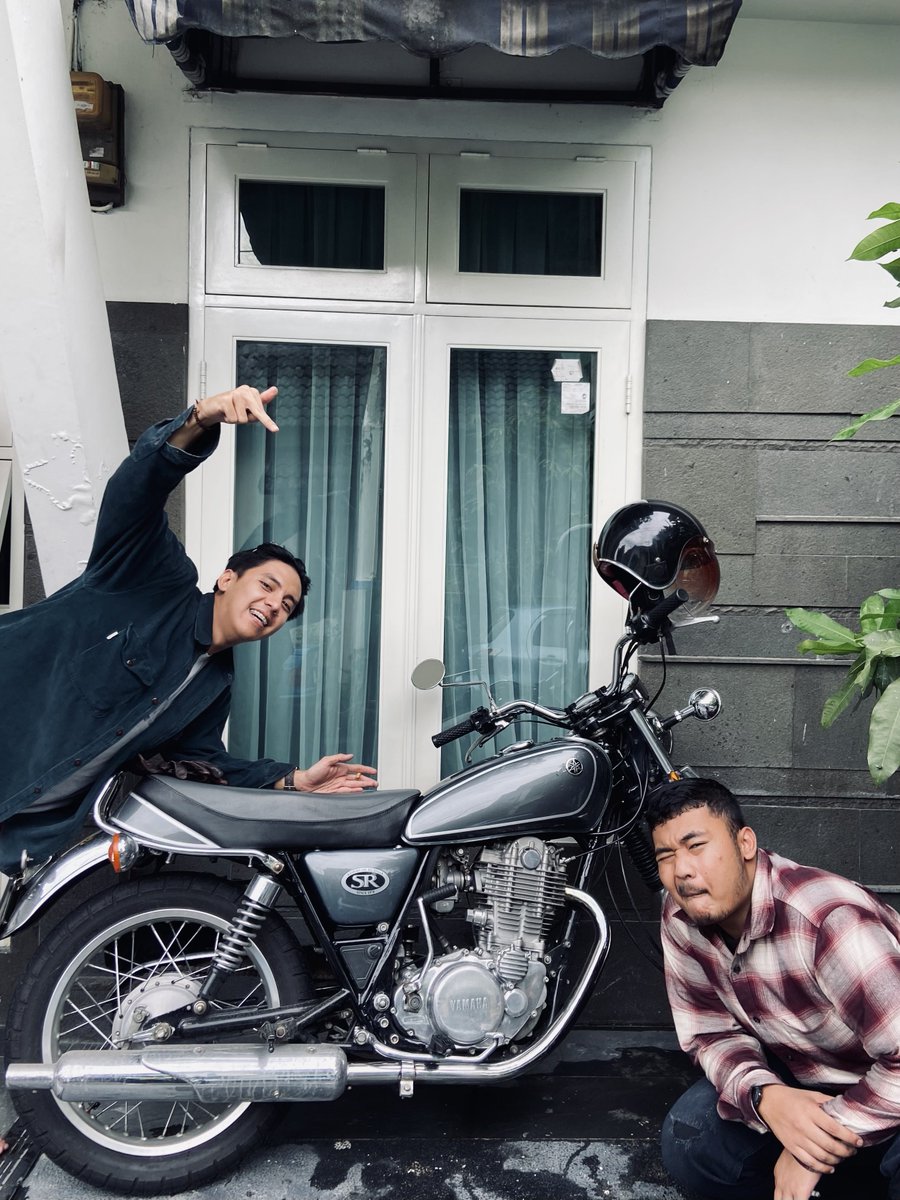 fvckinprob's tweet photo. Well SBY-DIY with mas @giveyounothingg 
110324 #udahgituaja https://t.co/LgWZyq3z94