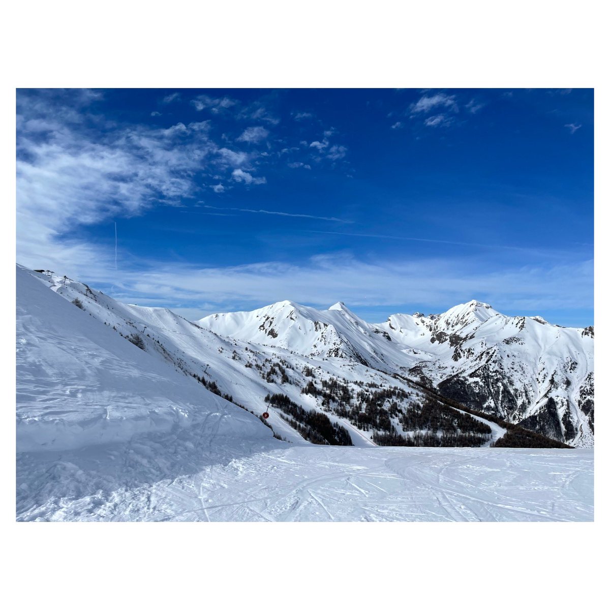 #lesorres #paradise #alpesdusud #hautesalpes #ski #snowday #bluesky #igersfrance #igerssud #wipplay #grainedephotographe #legoutdesfollowers #reponsesphoto #morning #morningphotography #skiclubaixenprovence