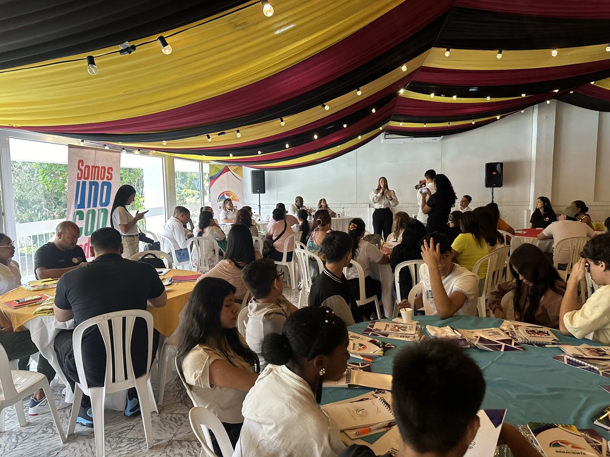 karolmartinez tweet media