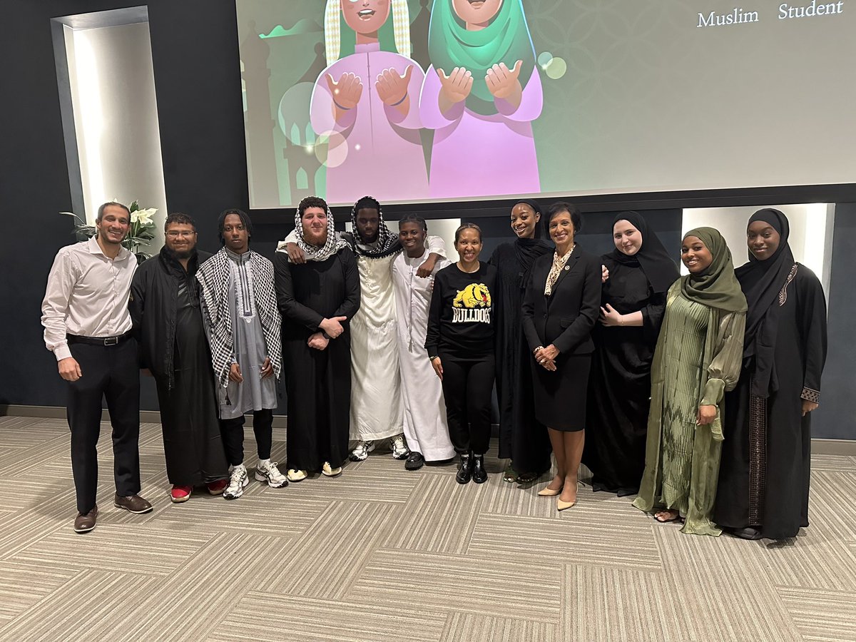 Thank you to the @BowieState Muslim Student Association for hosting the Ramadan Iftar dinner at BSU this past week. Ramadan Mubarak.