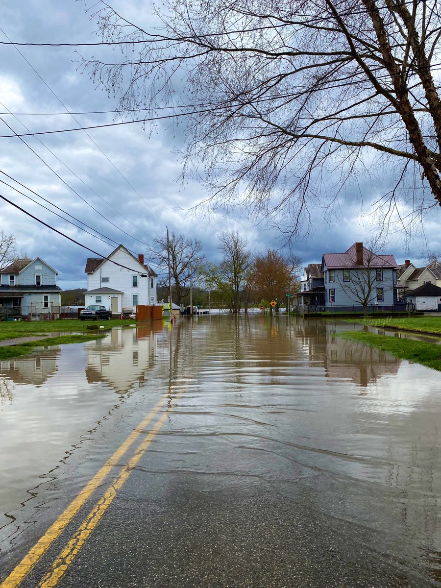 Just a few streets over🫣 #ohioriver #floodinmariettaohio #flood #foryou