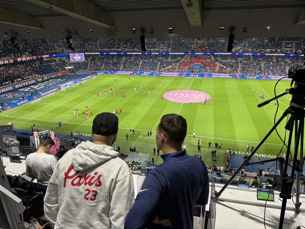 Important 🔴🔵 Live à 20h45 @MossFreestyleS3 @ArseneF5 et @MakondaTripy vont commenter le match depuis le Parc des Princes twitch.tv/psg #PSGCF63