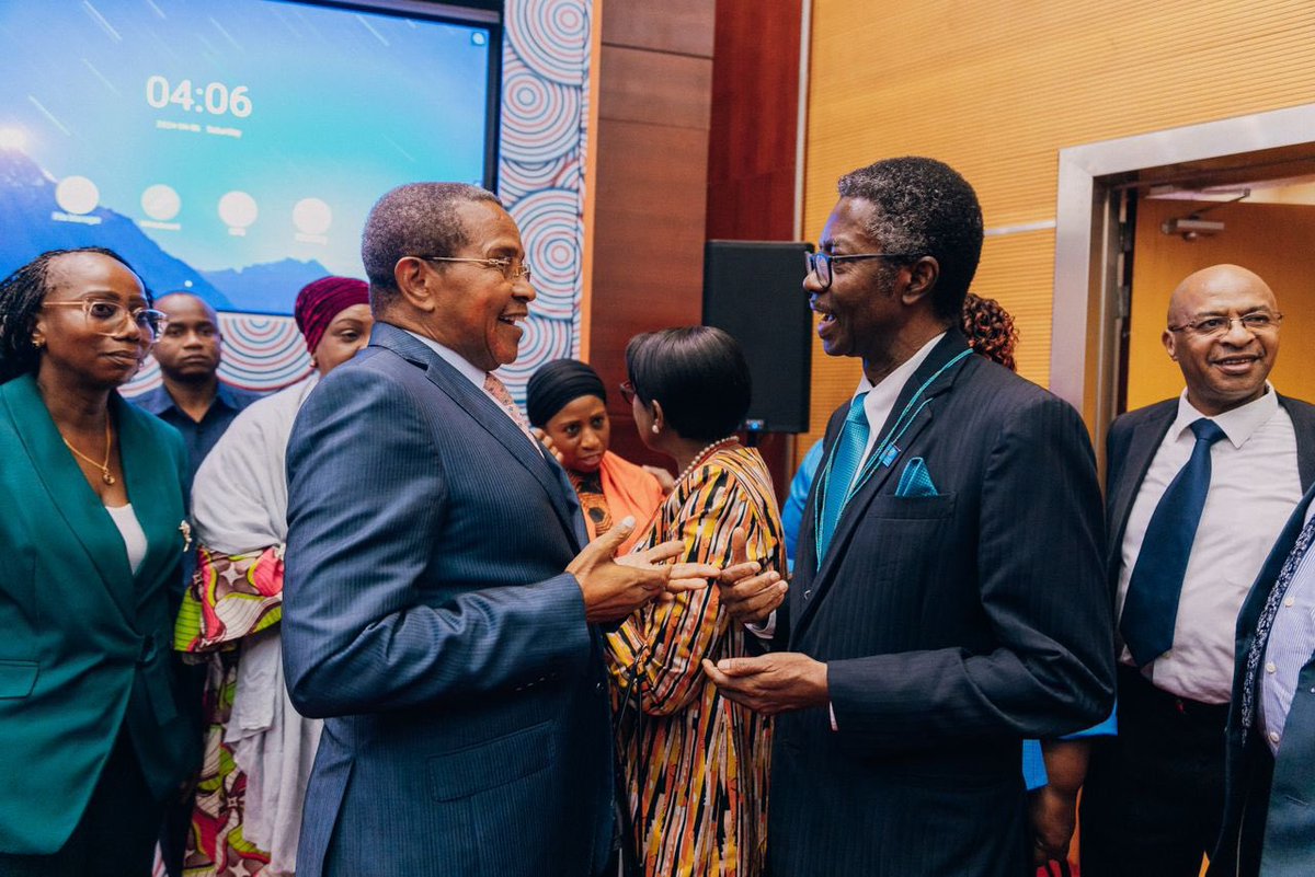 At the #WLHGC2024, honored to engage with Tanzania’s former President H.E @jmkikwete, a passionate statesman and advocate for health equity. 

His dedication & commitment to improving healthcare access and driving the health for all agenda during his tenure is truly commendable.