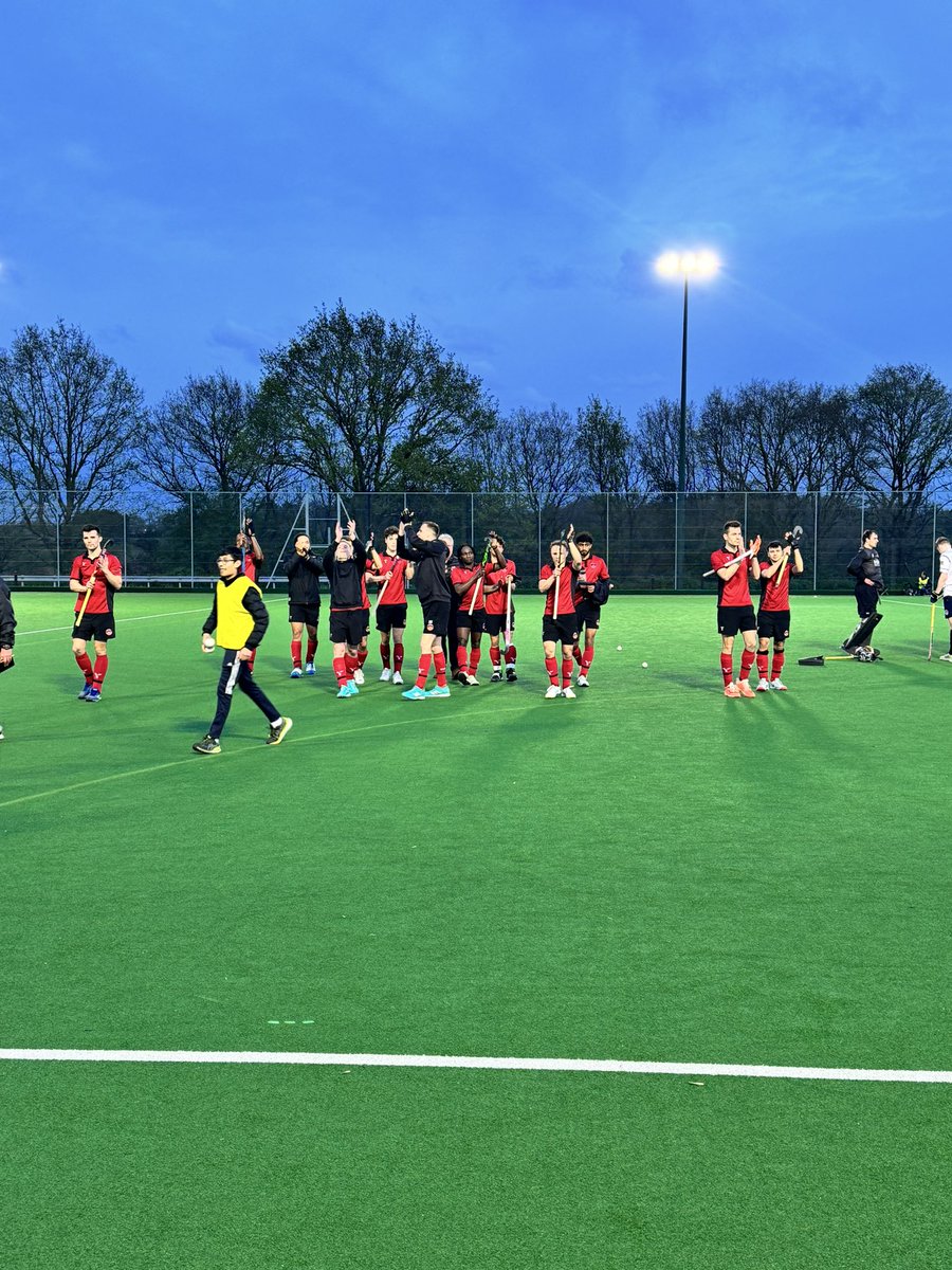 End of the shootout - 3-1 Southgate 🔴⚫️🏑 What a great season for the boys in their first year back in the Prem! Lots to build upon for next season! Up the gate 🥳