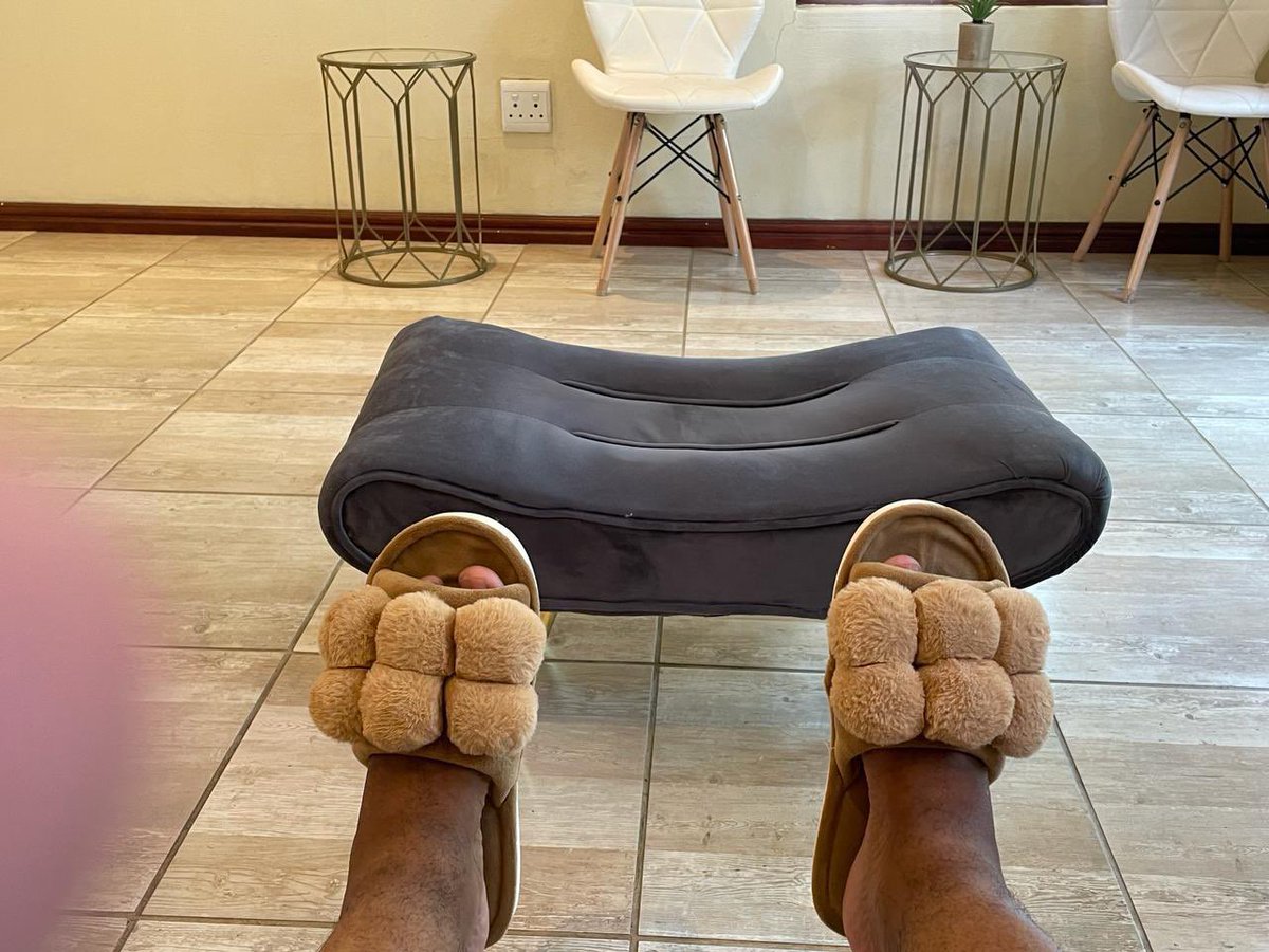 AmbitiousChino's tweet photo. 💆🏾‍♂️ furahisha https://t.co/IlxMAGuyy7