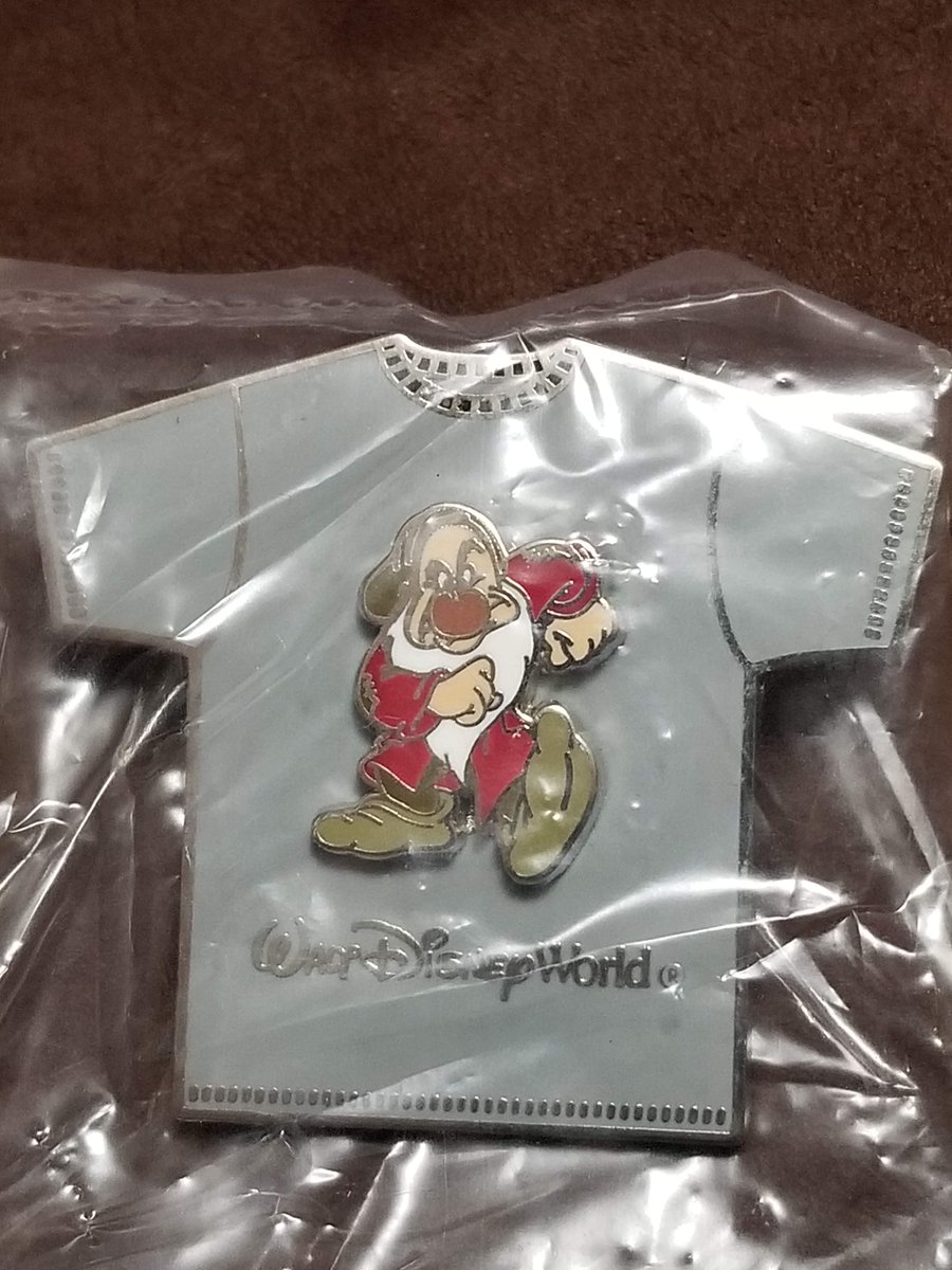 Vintage #DISNEYPIN Grumpy #WaltDisneyWorldShirt Dwarf #SnowWhite 3D WDW #HanesPromo 2011 HTF
#Disneypinsforsale  #disneytradingpins #grumpy #disneydwarfs #disneycollectibles #WDW #waltdisneyworld #disneytshirts #vintagedisneypins #HTFdisneypins #ebayfinds

ebay.com/itm/2666055397…