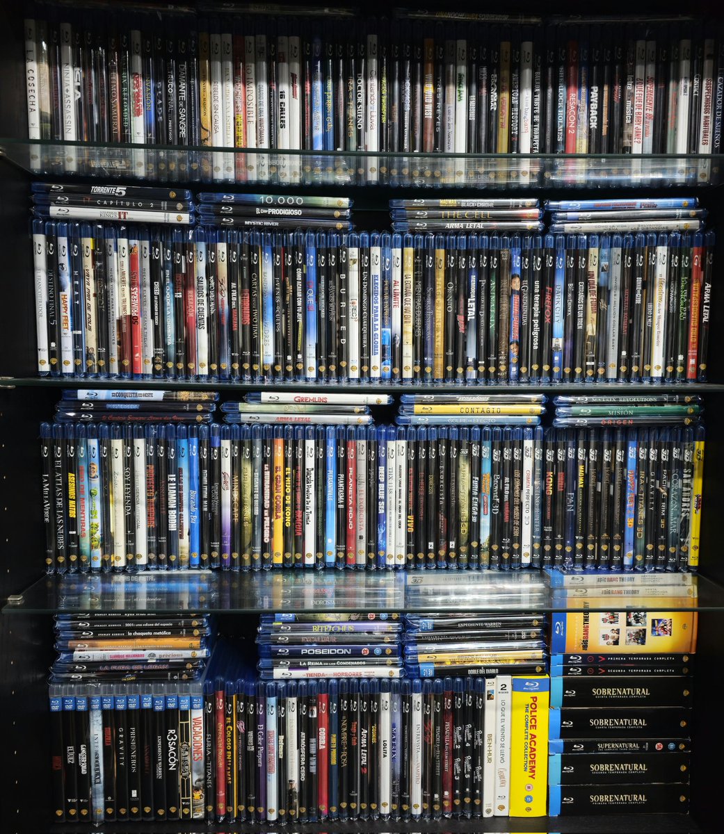 VideotecaLa's tweet image. De mi rincón de Warner Bros ( faltan algunas que estas en otras secciones como DC y algunas cosillas mas) con cuál os quedáis? Se agradecería RT para ver si llega a más gente.

#bluray #bluraycollection #cine #películas #movie #film #moviecollector #moviecollection.