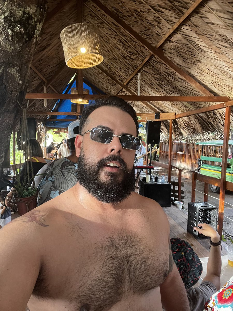 O surto 🗣 tweet media