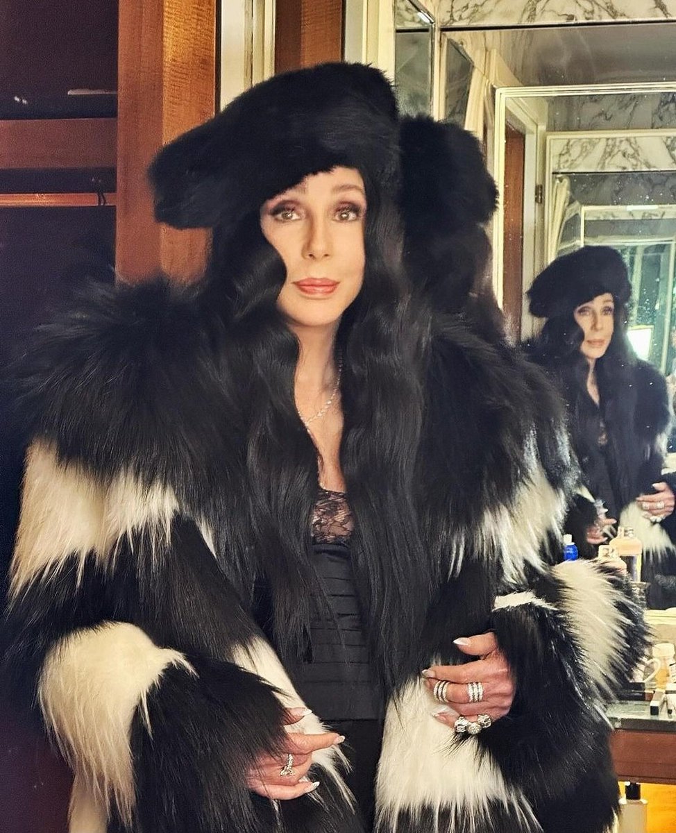 Tea with Mussolini vibes! 😍