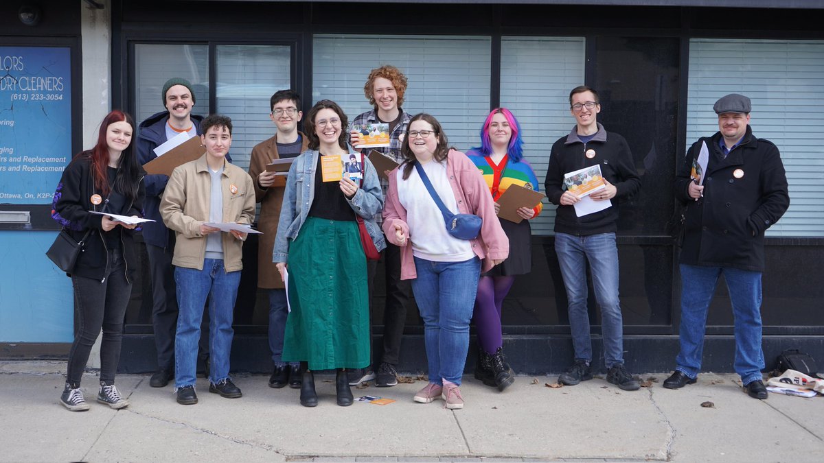 Ottawa Centre New Democrats are out today chatting with neighbours about the new federal dental plan, and the great work @theJagmeetSingh and our @NDP team have been doing in Parliament.

Ottawa Centre is excited for dental care! #ottnews #NDPDental