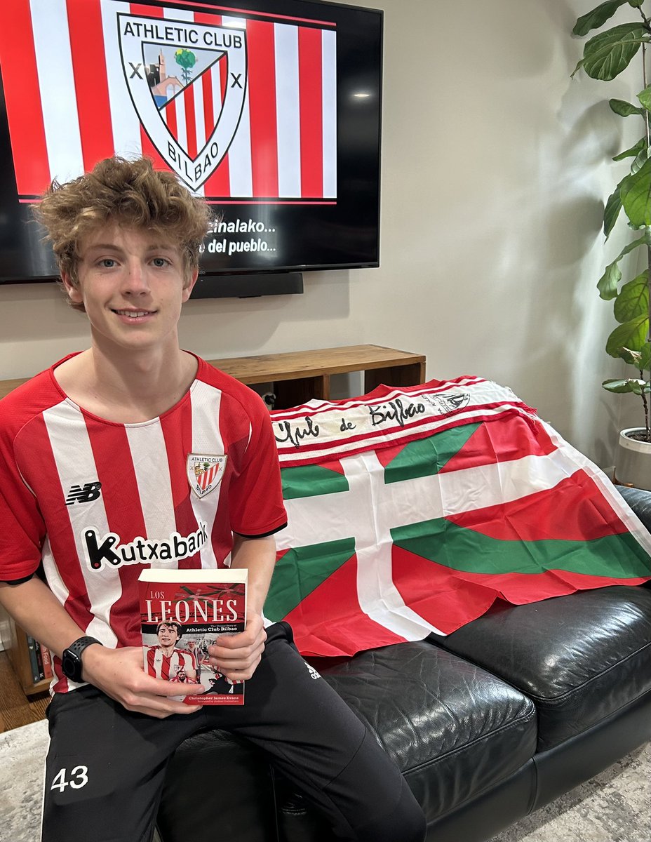 4skendall's tweet photo. @JervisEvans @talkSPORT @Athletic_en @AthleticClub @MrPentlandClub @PitchPublishing @_forgottenfooty @footballandwar Kendall’s are ready! Aupa Athletic!! https://t.co/MgieXIaJh4