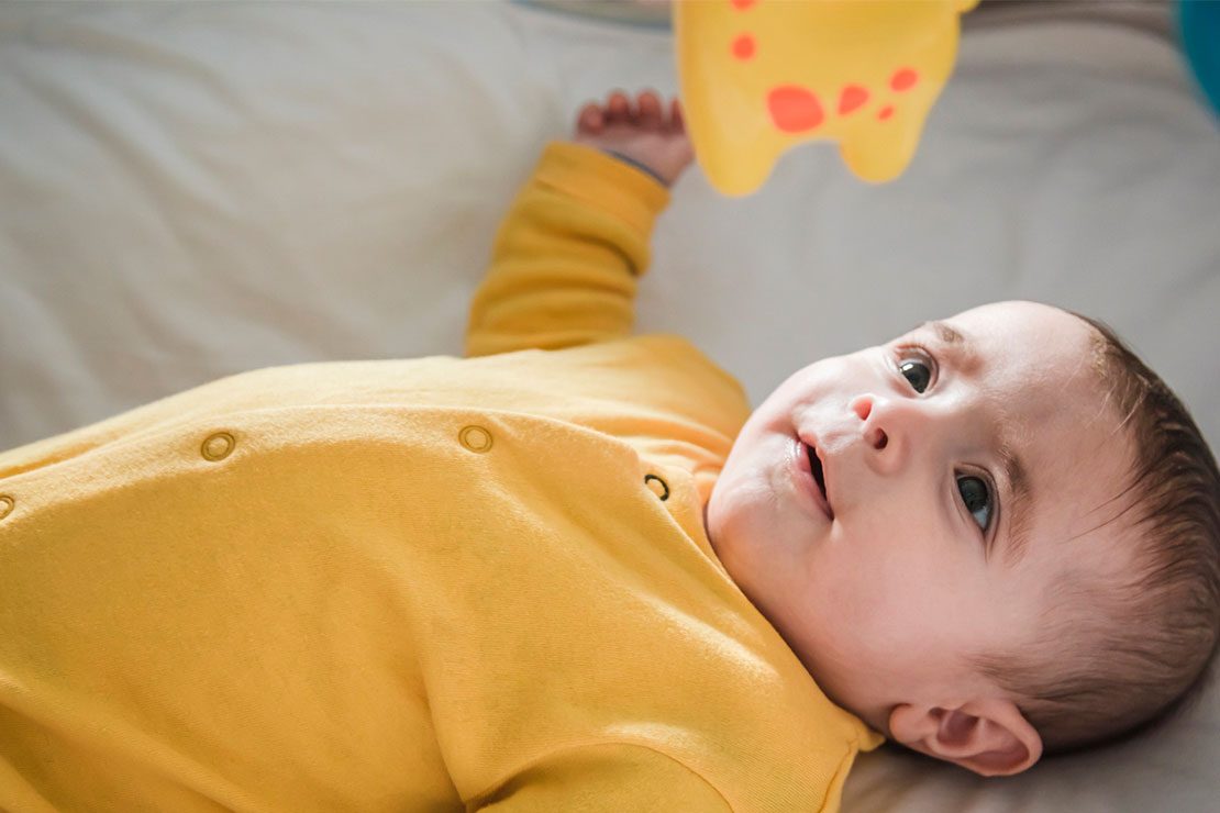 When do babies see colour? Can you baby see colour at birth? At 2 months? At 4 months? And which colour can they see first? Our expert GP explains all the latest research: spr.ly/6012Znm5M