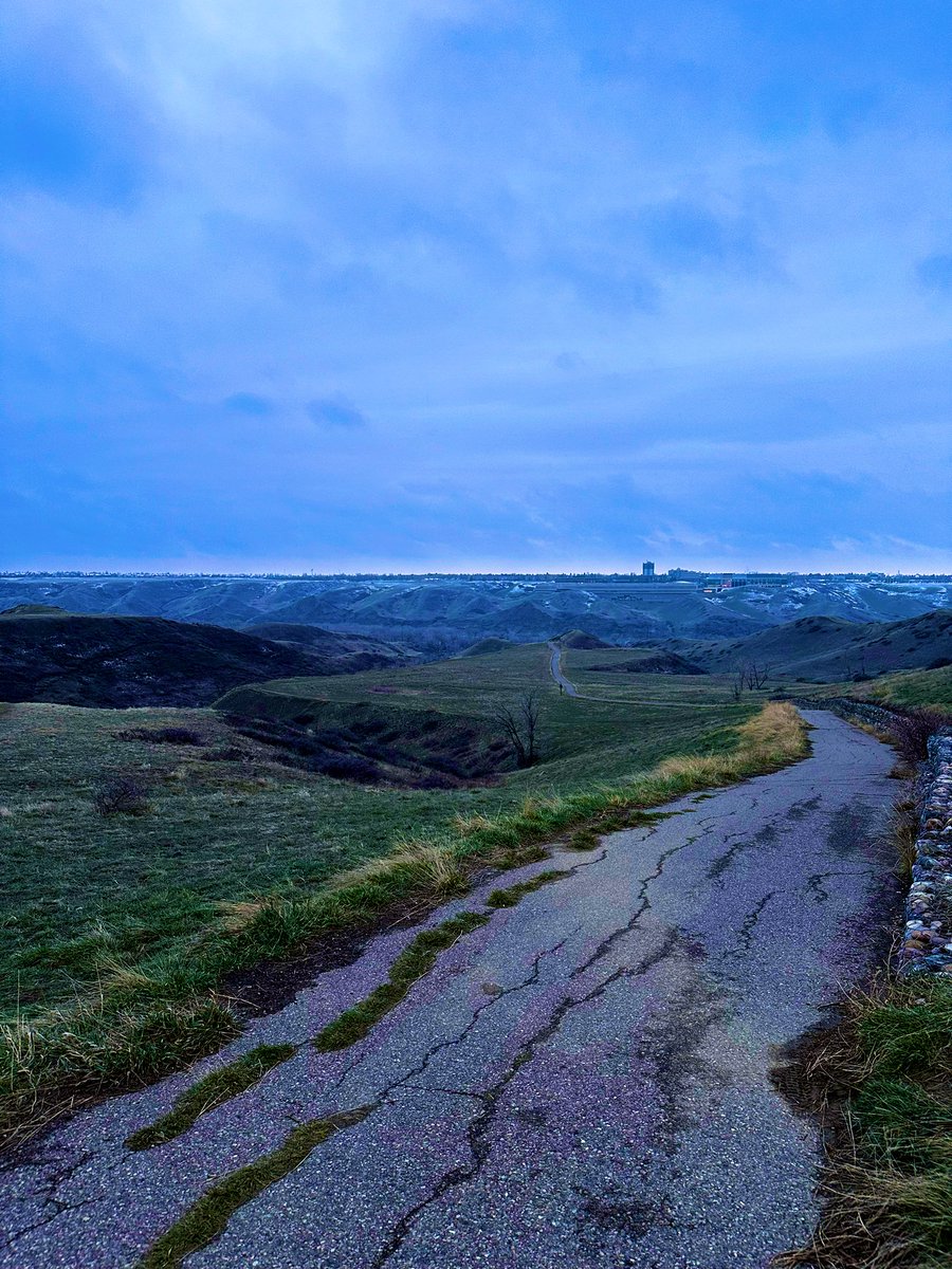 steveplusc's tweet image. I love long Saturday runs. There’s something special about being out early challenging yourself and learning along the way. 

“The obsession with running is really an obsession with the potential for more and more life.” — George Sheehan