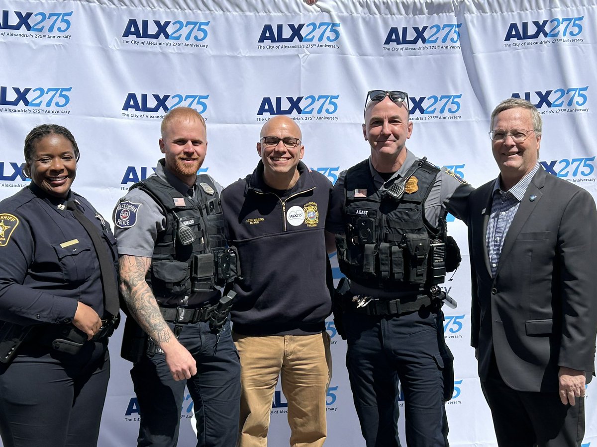 Kicking off Alexandria’s 275th Anniversary festivities on the waterfront. Remember communication devices with cords? #ALX275