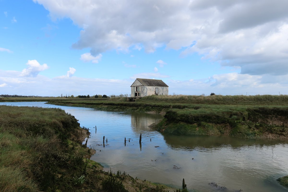 The boat house at Lion Creek, off the Crouch in Essex, from a recent walk. I got talking to a local, out on the seawall, and he told me the creek can be a good spot for wild swimming. But parking is very limited & at high spring tides, often underwater 💦