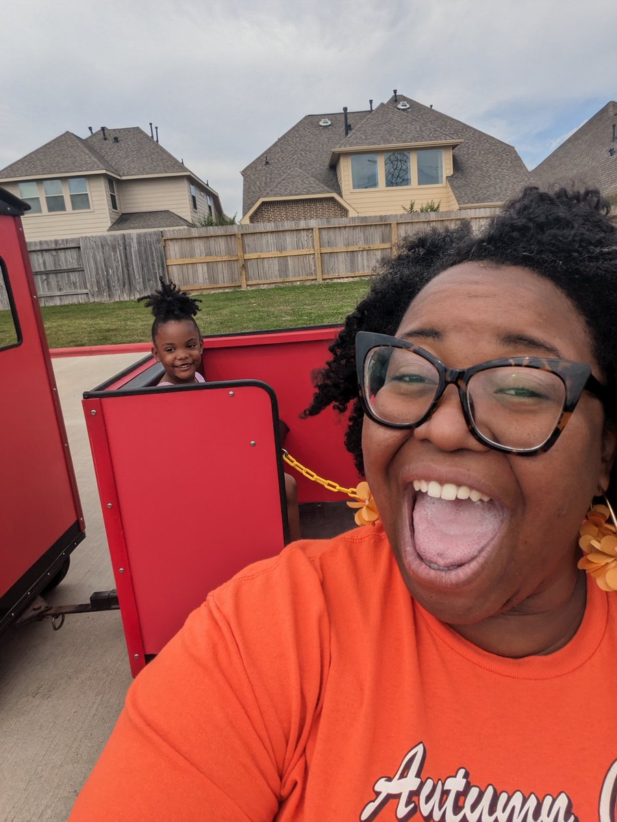 MissJ_ACE's tweet image. Just a few Bluejays Bluebonnet Bashin' it up!!! 💙🧡💙
#TracklessTrain #OnDuty #ACEMates #BluebonnetBash  @HumbleISD_ACE @ace_pto @elizondo_ellie @SirikaAbshire