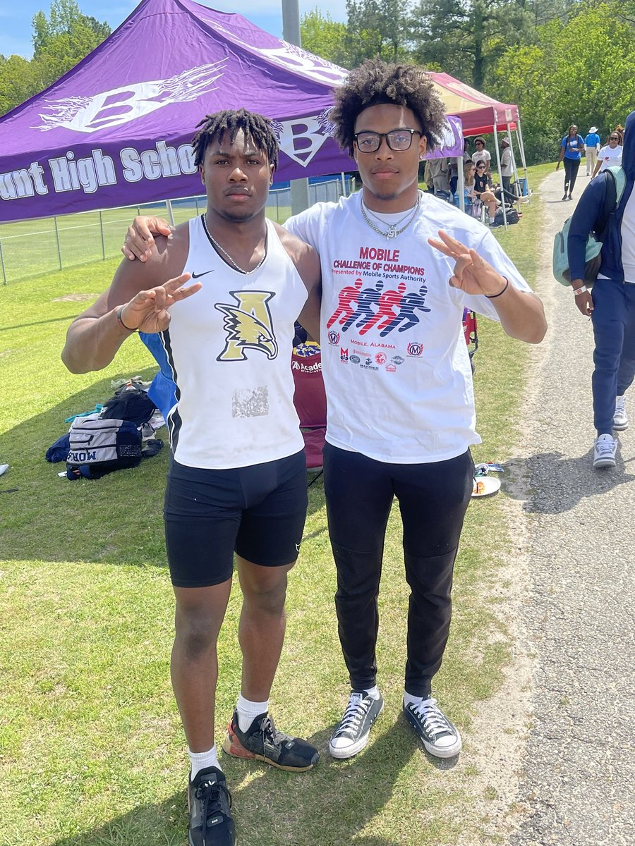 Derrick "DJ" Butler (@cert_dbj) on Twitter photo Houston we lit down here in Bama ‼️‼️
<a href="/UHCougarFB/">Houston Football</a> <a href="/UHCougars/">Houston Athletics</a> <a href="/RivalsHouston/">Houston.rivals.com</a> <a href="/CoachSherms/">Derrick Sherman</a> <a href="/j_wayne3/">Jordy Joseph</a> <a href="/TheDWarriors/">Davidson Warrior Football 🏈</a>
👥- <a href="/ridgle_jayshon/">JayShon Ridgle</a> Houston we lit down here in Bama ‼️‼️
<a href="/UHCougarFB/">Houston Football</a> <a href="/UHCougars/">Houston Athletics</a> <a href="/RivalsHouston/">Houston.rivals.com</a> <a href="/CoachSherms/">Derrick Sherman</a> <a href="/j_wayne3/">Jordy Joseph</a> <a href="/TheDWarriors/">Davidson Warrior Football 🏈</a>
👥- <a href="/ridgle_jayshon/">JayShon Ridgle</a>