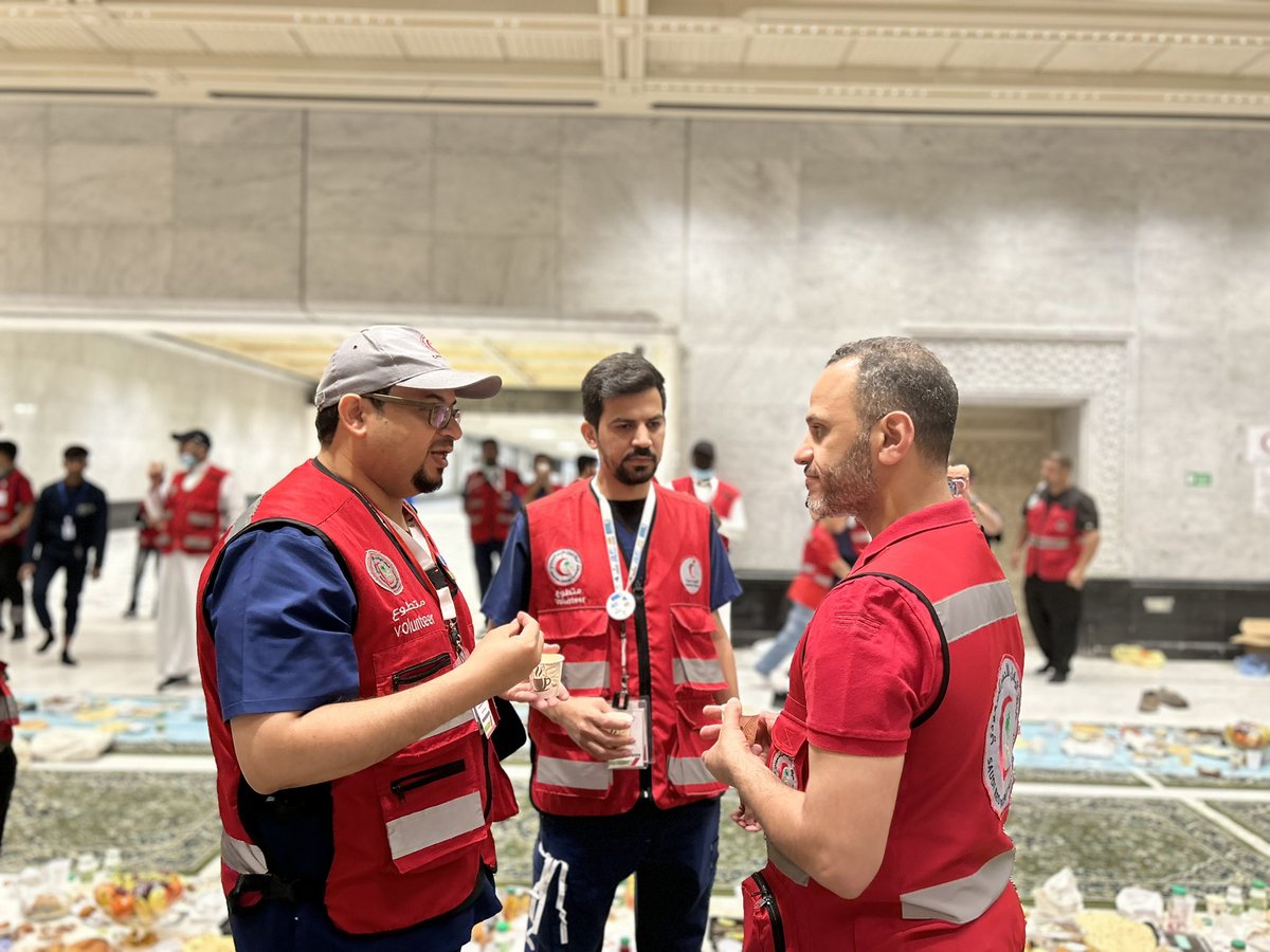 SAbualghaith's tweet image. فتحت لي أبواب للتطوع من أعوام وظننت أنها عام أو عامين وأكتفي. ولكن يشاء الله أن تستمر لكل هذه الأعوام حتى اليوم. شارك خلالها آلاف من طلاب #جامعة_الملك_سعود استفاد منها أضعافهم. في بلد الخير #المملكة_العربية_السعودية الخير لا ينتهي بل يزيد كل عام. أشكر عائلتي على دعمها المتواصل لي