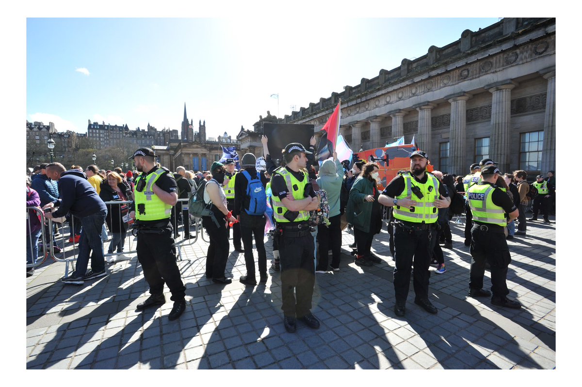 newsandpics's tweet photo. @DalgetySusan @PoliceScotland It was extraordinary. Struggling to think of any other situation which would be policed this way. Watching police stand by and allow men to surround and scream abuse at a peaceful gathering of women, even facilitating their actions, felt deeply uncomfortable. https://t.co/BQahywHiCG