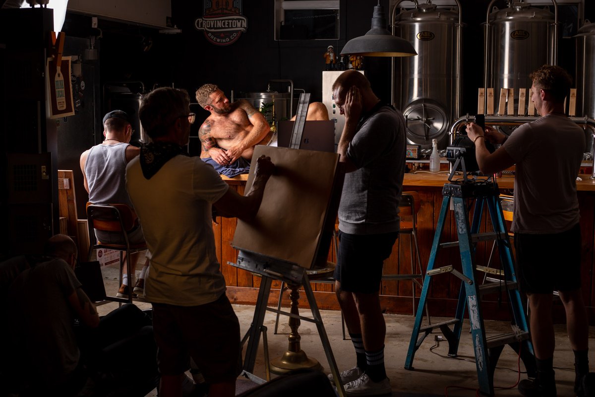 2020 #Ptown won't let the pandi get in the way of artists needing to connect. so drink n draw w mark adams moved to zoom figure drawing classes... i was dying to see what this looked like in person so made my way down. @ptownbrewingco of course doing the most by providing space