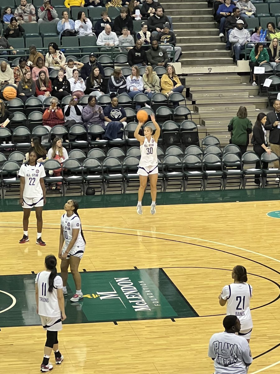 Hey @kstatesports fans!!! The one and only @gabbygregory12 🐐 is about to tip off for one more game in the D1 All-Star game ⭐️ Tune in now at ESPN2 @KStateWBB x @Big12Conference