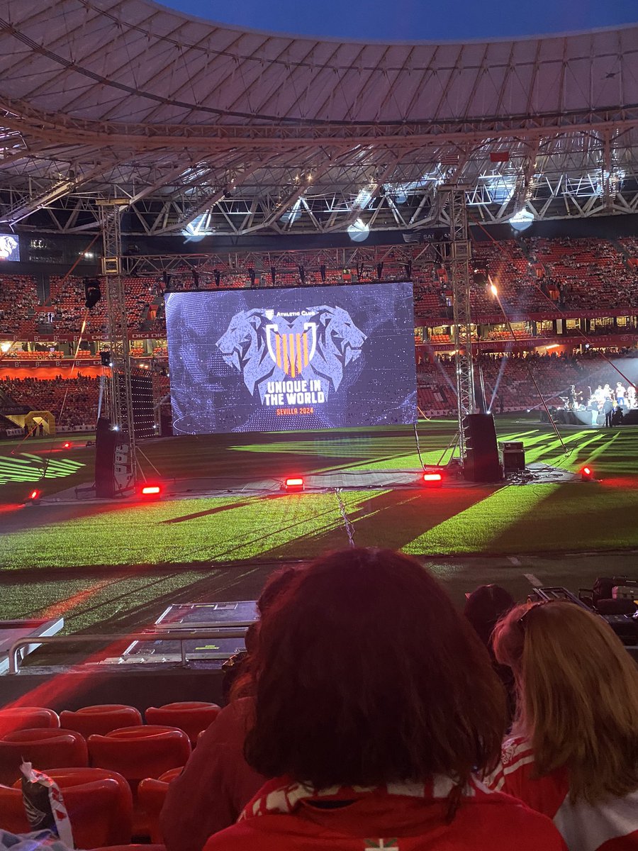 eerikath's tweet photo. no he podido ir a sevilla pero al menos lo voy a gozar aquí en san mamés #uniqueintheworld #AthleticClub https://t.co/eDReisB4Yi