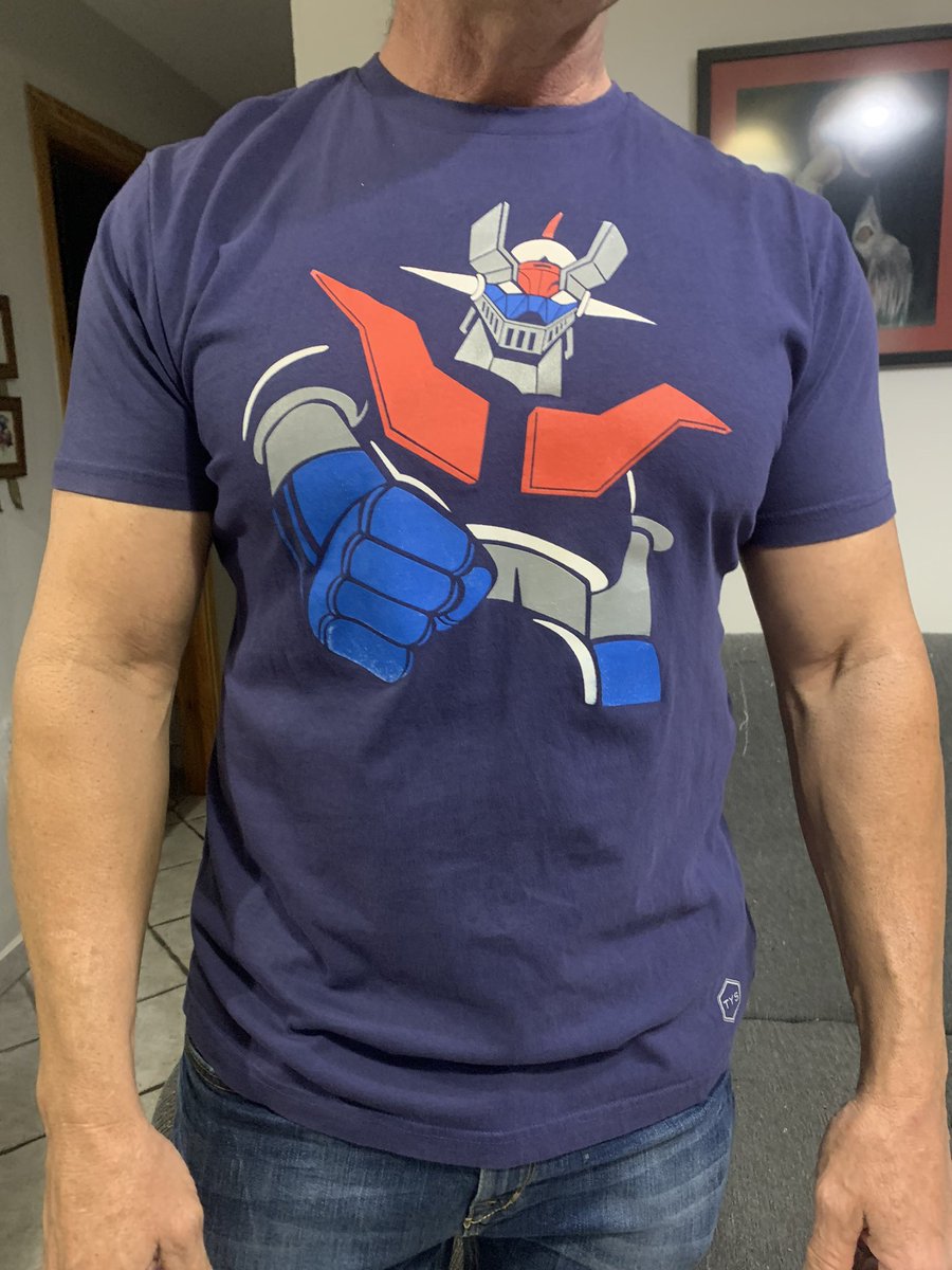 pumapo_31's tweet photo. @latinbron le hemos personalizado esta tarta a mi padre por su cumpleaños y siempre me acuerdo de ti cuando veo a mazinguer z🥲🥲 https://t.co/DcyBTjQ5o7