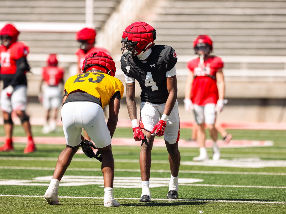 🧎🏾‍♂️…🚶🏾‍♂️…🏃🏾‍♂️