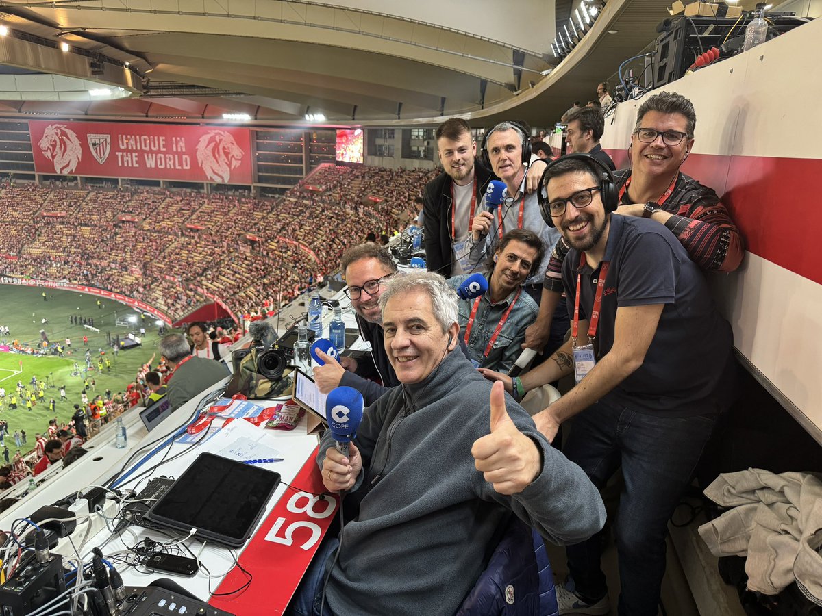 Todo el equipo de @tjcope en Sevilla El espectáculo del fútbol El espectáculo de la radio