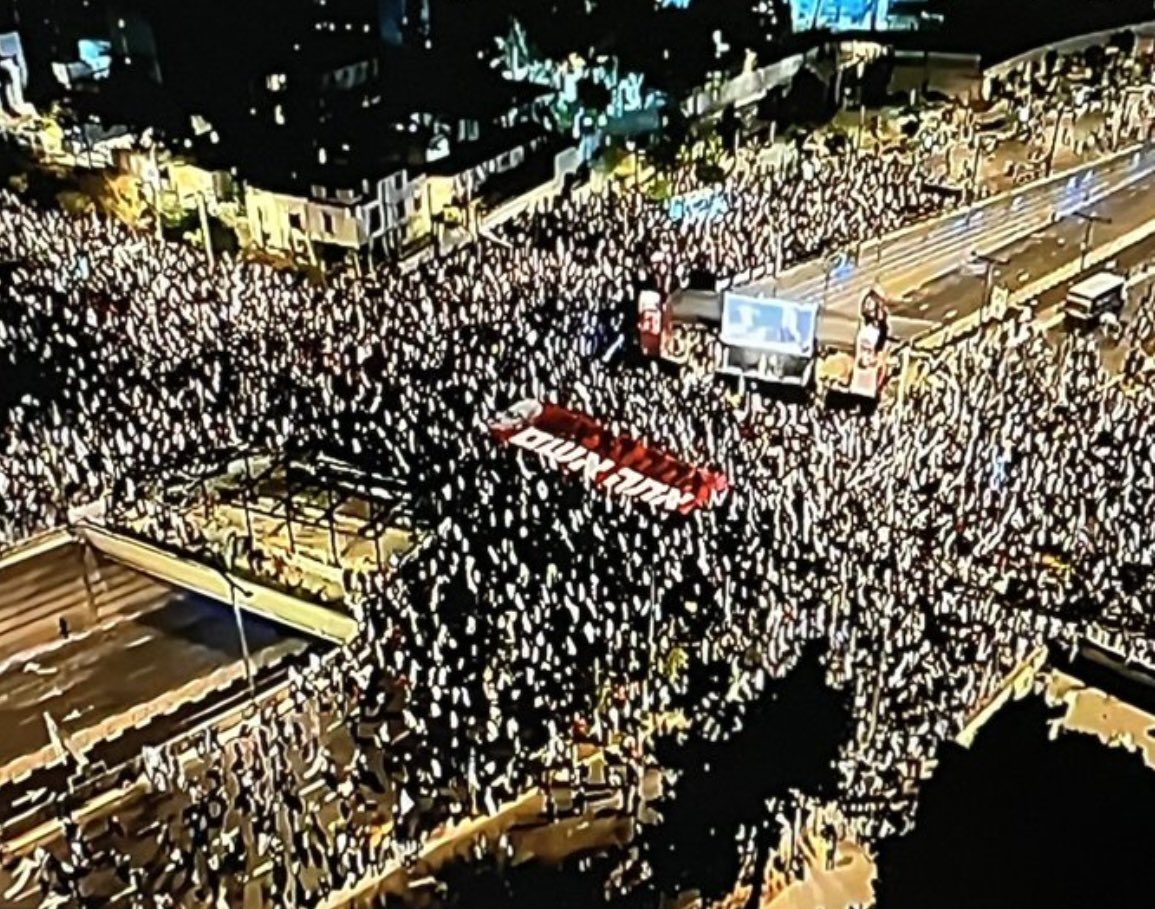 Manifestations massives ce soir à Tel Aviv et partout en Israël contre le gouvernement. La RÉSISTANCE et le COURAGE