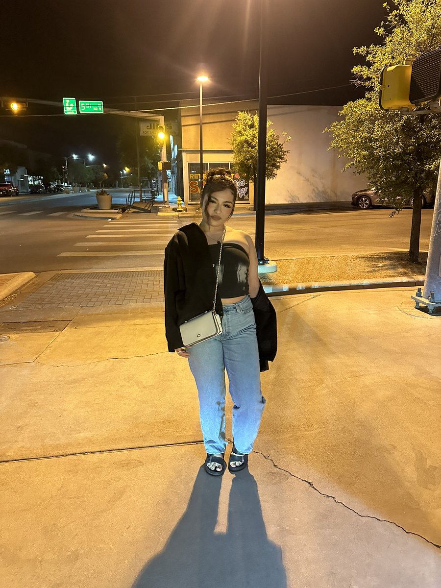 bri 🍸 (@briiiannaag) on Twitter photo 