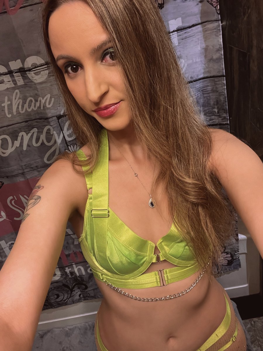 I'm Kiki, a graceful beauty longing for heightened escapades along the city or wherever my free spirit may take me. I'm super down to Earth, naturally easy to get along with, and very reasonable. Come spend some time with me @bunnyranch