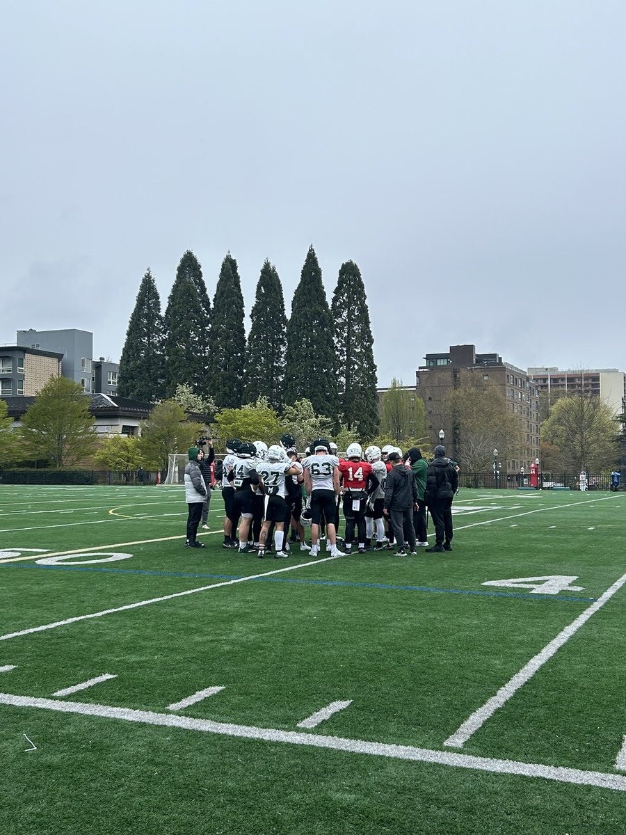 Had a great time at Portland State today! It was great to see the facilities and watch practice! Thank you @coachKmcdonagh @MasonPacker7 for the invite! @CoachBarnum69 @wazzubt1993 @eforcefootball @KalamaFootball @coachapatterson